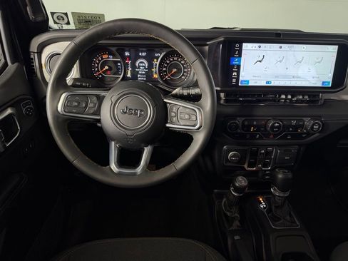 Used 2024 Jeep Wrangler Sahara image 11