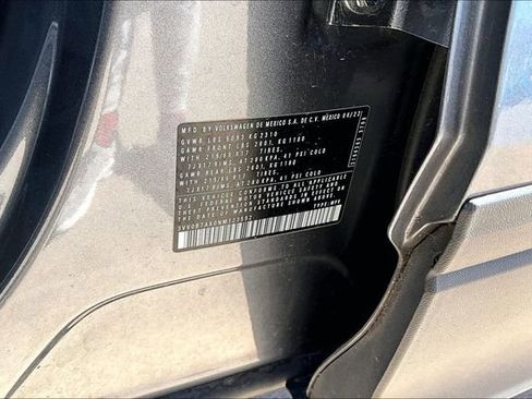 Used 2022 Volkswagen Tiguan S image 35