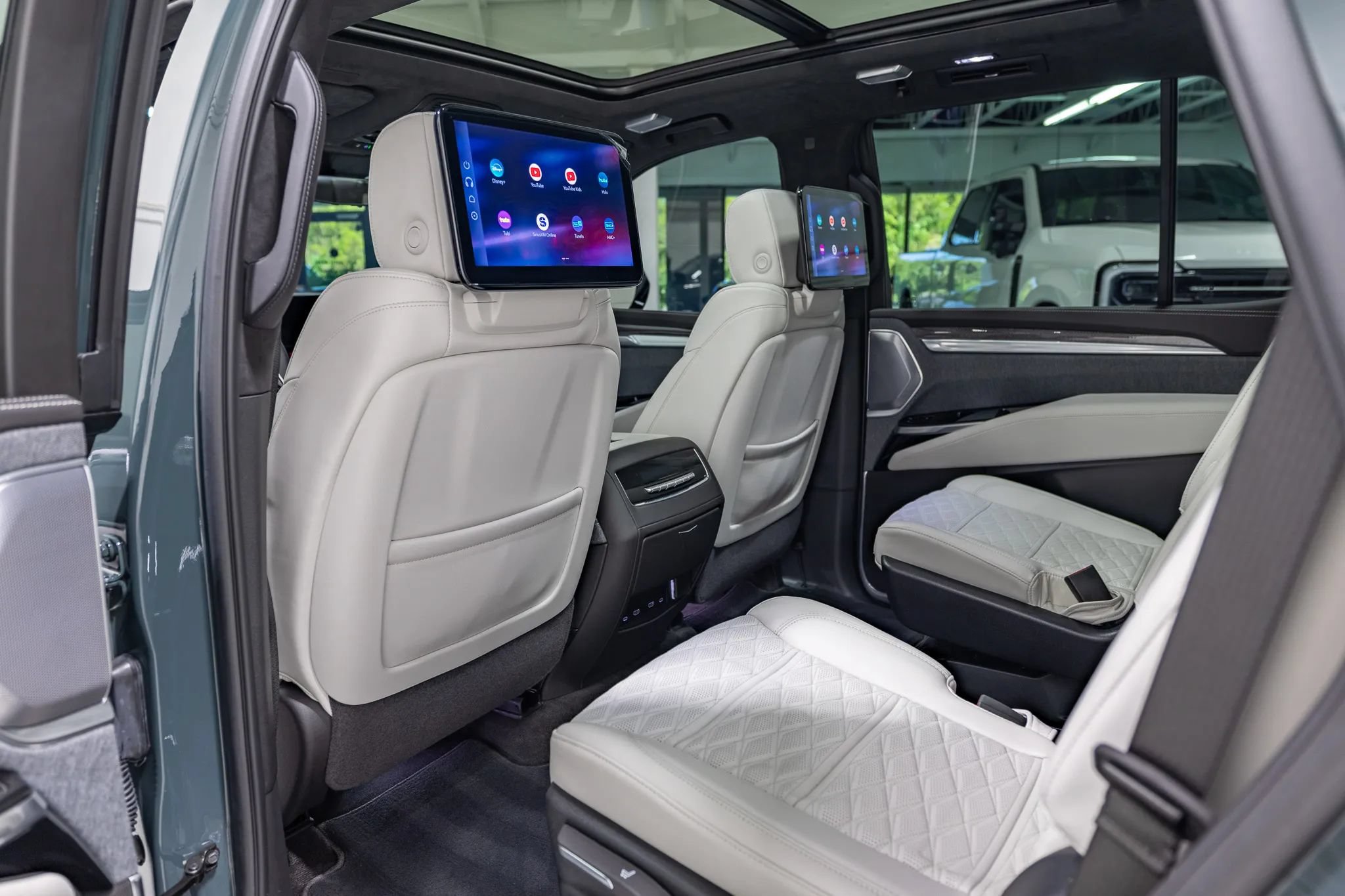 Used 2026 Cadillac Escalade V w/ LPO, ONYX Package AWD/4WD image 66