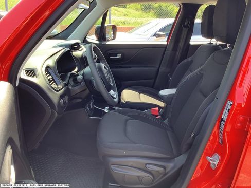 Used 2023 Jeep Renegade Altitude AWD/4WD image 8
