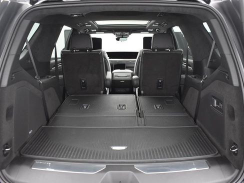 Certified 2026 Cadillac Escalade Platinum Sport w/ LPO, ONYX Package AWD/4WD image 33