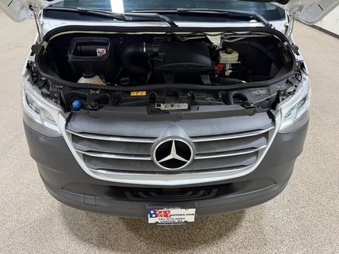 Used 2019 Mercedes-Benz Sprinter 2500 image 50
