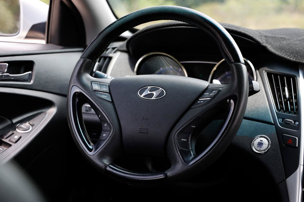 Used 2011 Hyundai Sonata SE w/ Navigation & Sunroof Pkg 4 FWD image 27