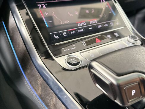 Used 2022 Audi Q8 Prestige w/ Prestige Package image 16