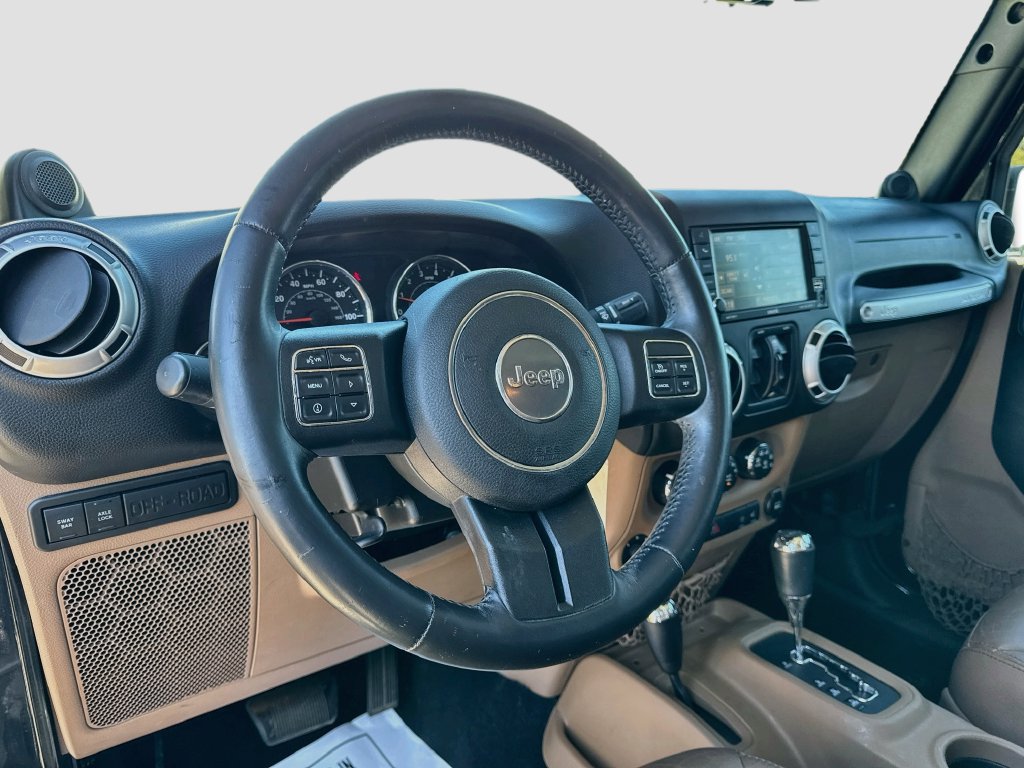 Used 2014 Jeep Wrangler Unlimited Rubicon w/ Connectivity Group AWD/4WD image 9