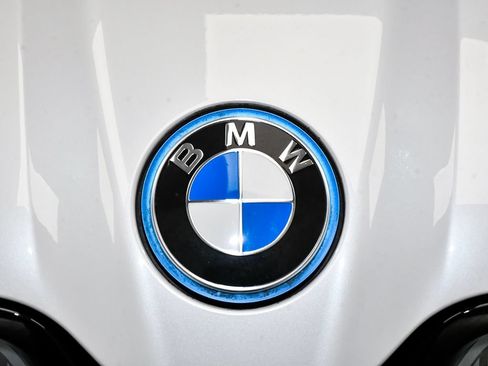 Used 2024 BMW iX xDrive50 w/ Sport Package AWD/4WD image 88