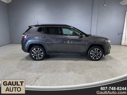 Used 2022 Jeep Compass Limited AWD/4WD image 2