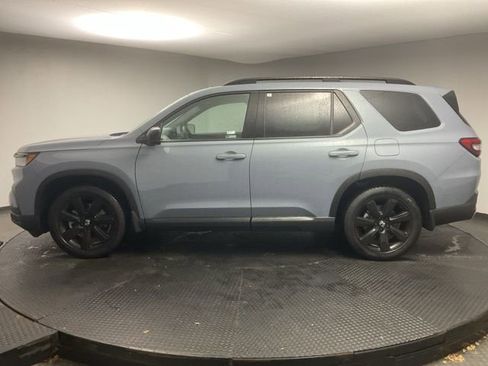 New 2025 Honda Pilot Black Edition image 4