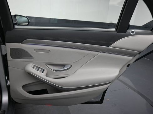 Used 2016 Mercedes-Benz S 550 4MATIC Sedan w/ Premium Package image 39