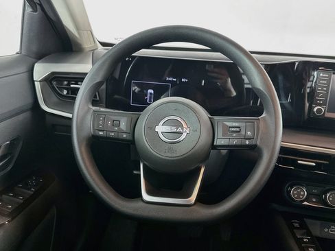 Used 2025 Nissan Kicks S FWD image 18