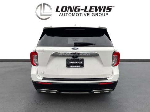 Used 2021 Ford Explorer XLT w/ Equipment Group 202A image 5