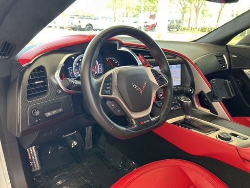 Used 2015 Chevrolet Corvette Z06 w/ 3LZ Preferred Equipment Group image 10