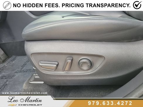 Used 2023 Toyota Highlander XLE FWD image 19
