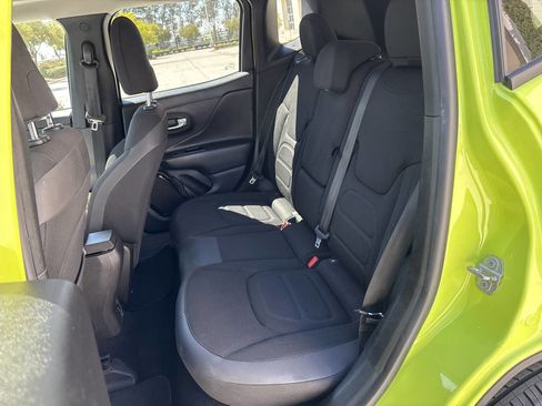 Used 2017 Jeep Renegade Altitude image 12