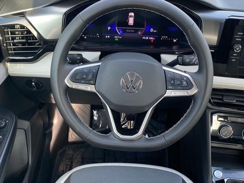 Certified 2025 Volkswagen Taos S image 5