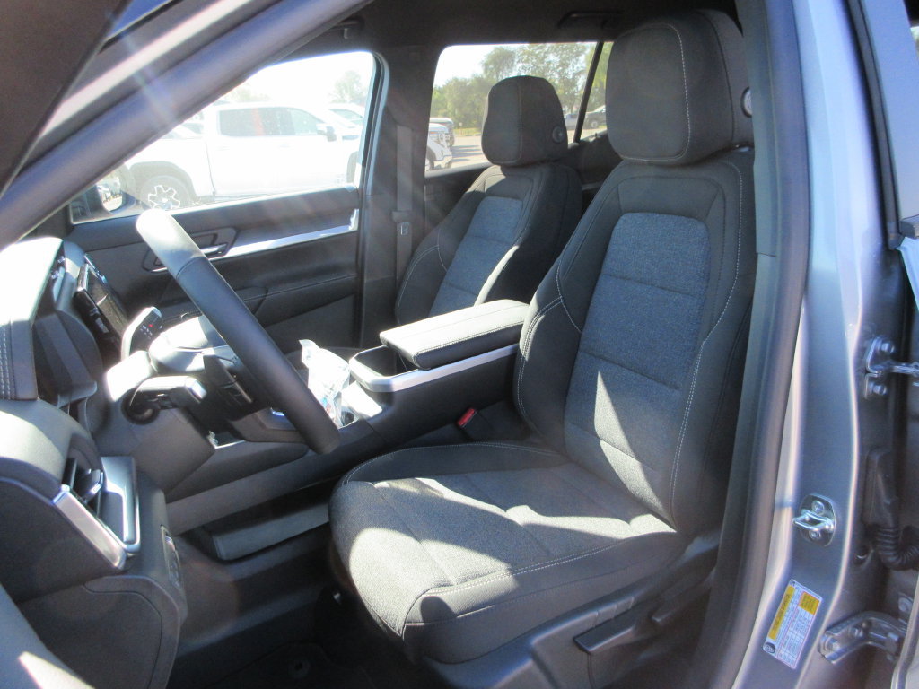New 2027 GMC Terrain Elevation w/ Black Edition FWD image 9