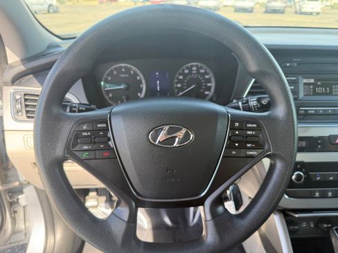 Used 2017 Hyundai Sonata SE image 12