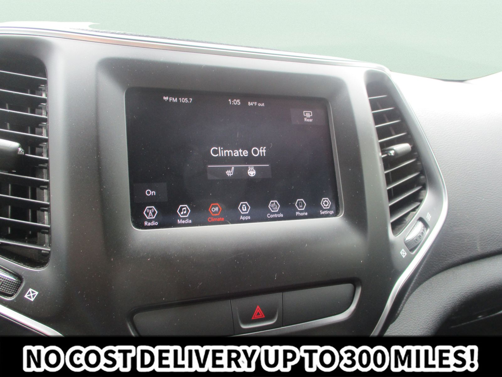 Used 2019 Jeep Cherokee Latitude Plus w/ Cold Weather Group AWD/4WD image 22