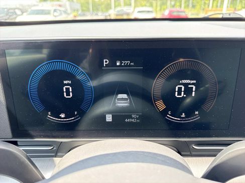 Used 2025 Hyundai Kona SEL AWD/4WD image 18