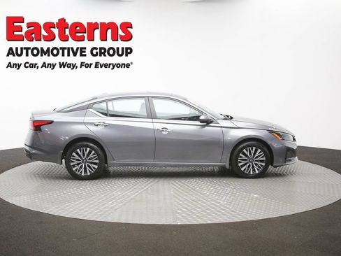 Used 2024 Nissan Altima 2.5 SV w/ SV Premium Package AWD/4WD image 41