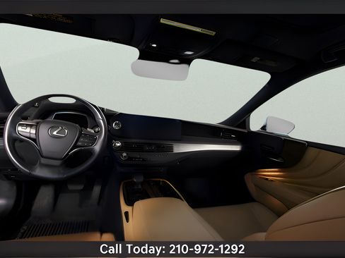 Used 2022 Lexus LS 500 RWD image 21