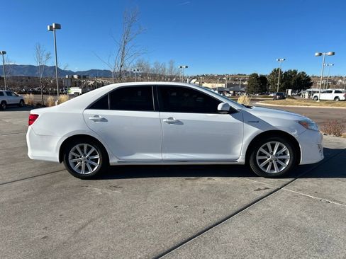 Used 2012 Toyota Camry Hybrid image 9