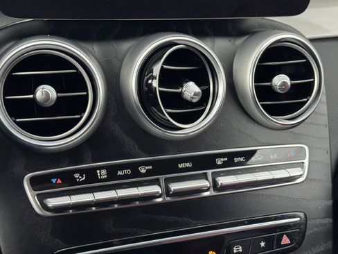 Used 2021 Mercedes-Benz GLC 300 image 15