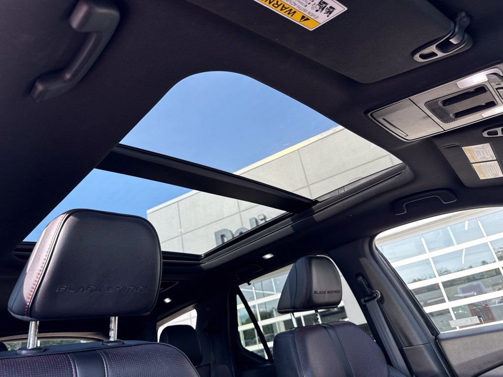 Used 2025 Honda Pilot Black Edition image 32