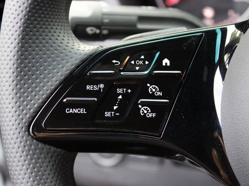 Used 2025 Mercedes-Benz Sprinter 2500 image 14