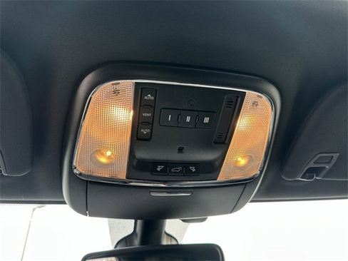 Used 2017 Jeep Grand Cherokee Limited w/ Trailer Tow Group IV image 25