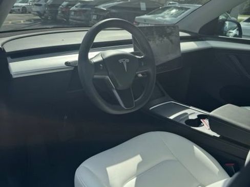 Used 2025 Tesla Model Y Long Range AWD/4WD image 14
