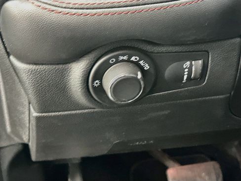 Used 2024 Dodge Durango GT AWD/4WD image 17