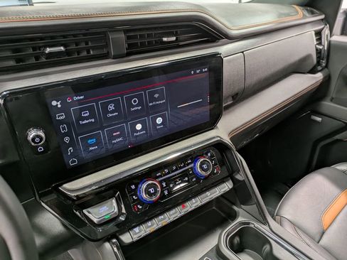 Used 2025 GMC Sierra 2500 AT4 w/ Technology Package image 11