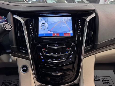 Used 2018 Cadillac Escalade ESV Premium Luxury AWD/4WD image 30