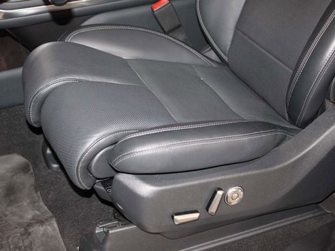 Used 2025 Lincoln Navigator Reserve w/ Jet Appearance Package image 11