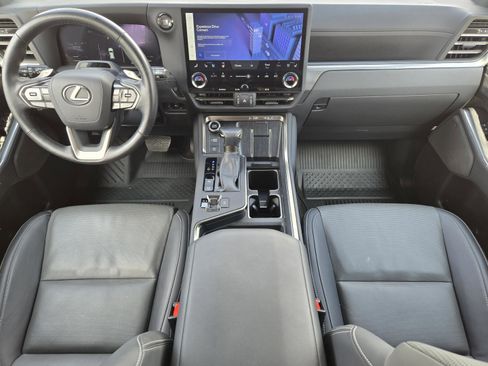 Used 2024 Lexus GX 550 w/ Cold Area Package AWD/4WD image 28
