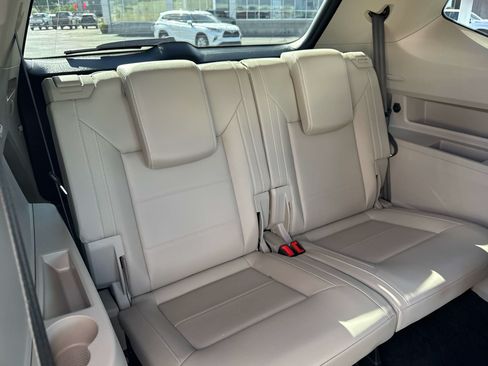 Used 2023 Volkswagen Atlas SEL AWD/4WD image 18