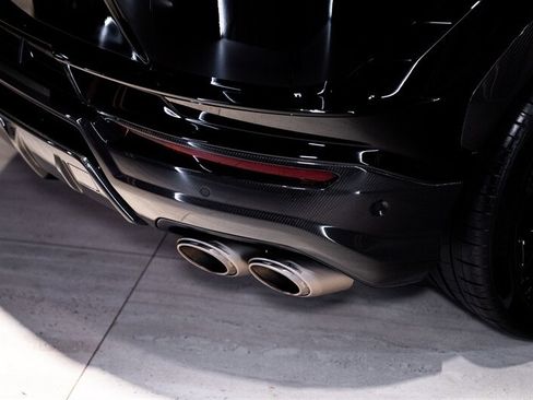 Used 2023 Lamborghini Urus Performante AWD/4WD image 10