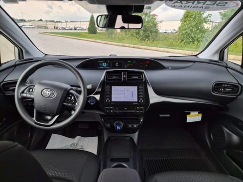 Used 2022 Toyota Prius LE AWD/4WD image 28