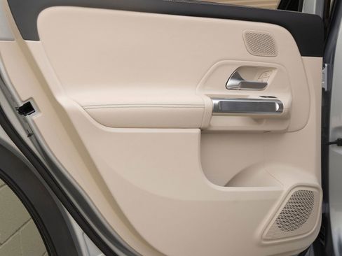 Used 2026 Mercedes-Benz GLB 250 image 18