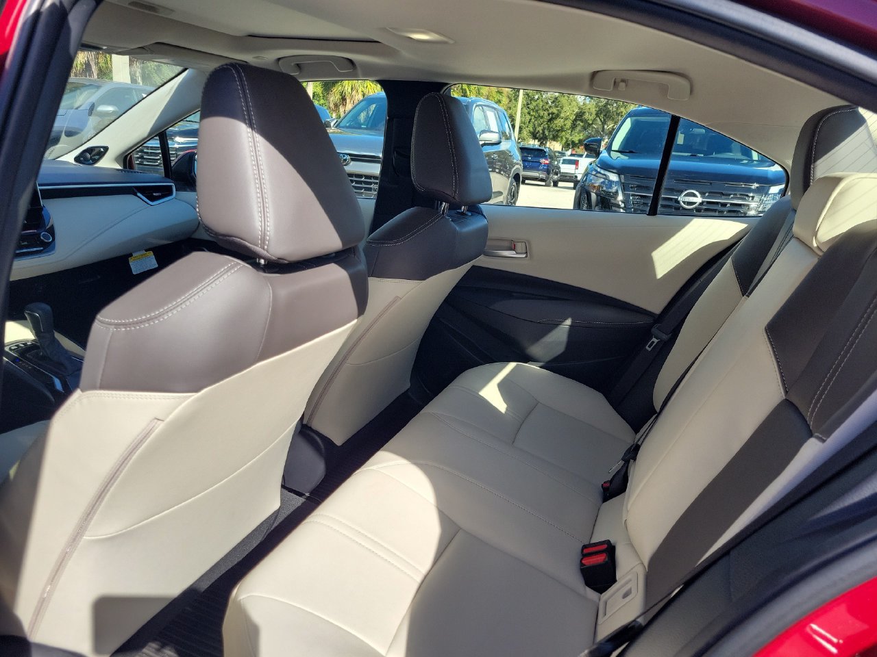 Used 2025 Toyota Corolla XLE FWD image 9