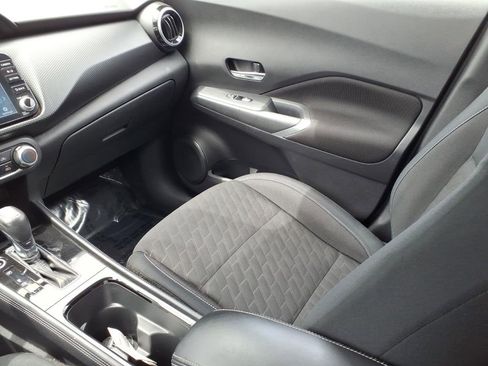 Used 2023 Nissan Kicks SV image 12