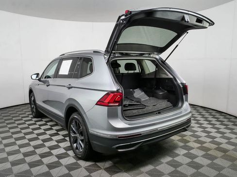 Certified 2023 Volkswagen Tiguan SE FWD image 29