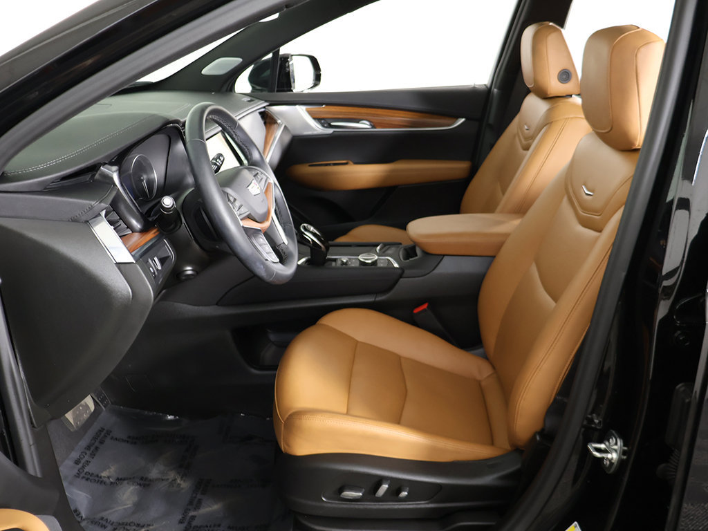 Used 2025 Cadillac XT5 Premium Luxury w/ LPO, Floor Liner Package AWD/4WD image 36