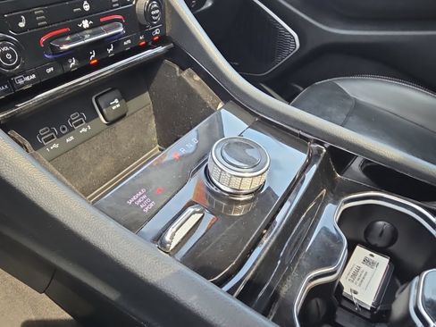 Used 2021 Jeep Grand Cherokee L Limited AWD/4WD image 19