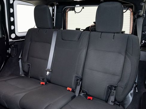 Used 2021 Jeep Wrangler Unlimited Sport AWD/4WD image 19