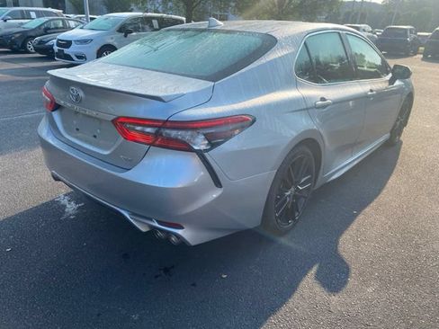 Used 2022 Toyota Camry XSE FWD image 4