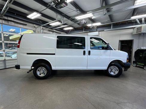 Used 2021 Chevrolet Express 2500 w/ Driver Convenience Package image 6