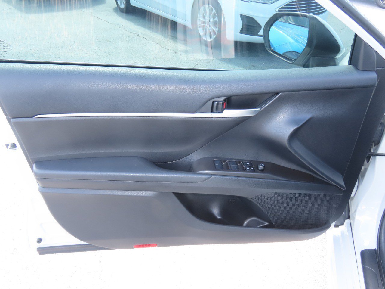 Used 2023 Toyota Camry SE FWD image 23