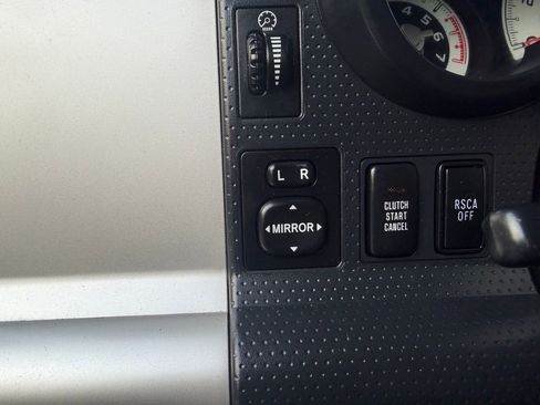 Used 2012 Toyota FJ Cruiser 4WD w/ Upgrade Pkg image 16